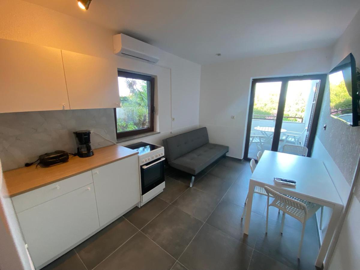 Cukon Holiday Home Premantura Exteriör bild