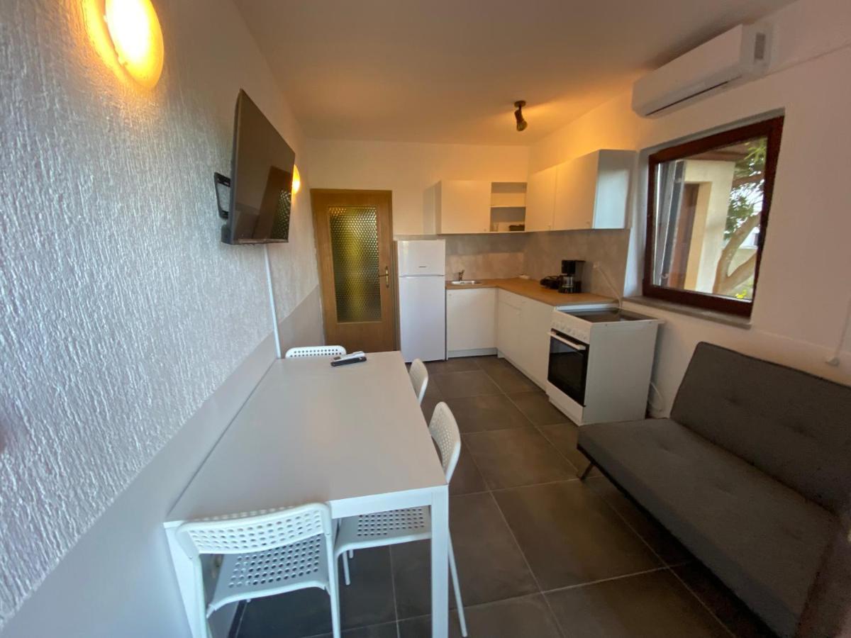 Cukon Holiday Home Premantura Exteriör bild